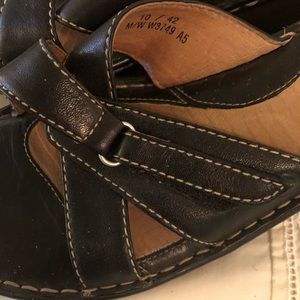 Born Leather Criss Cross Sandals Shoes New 10